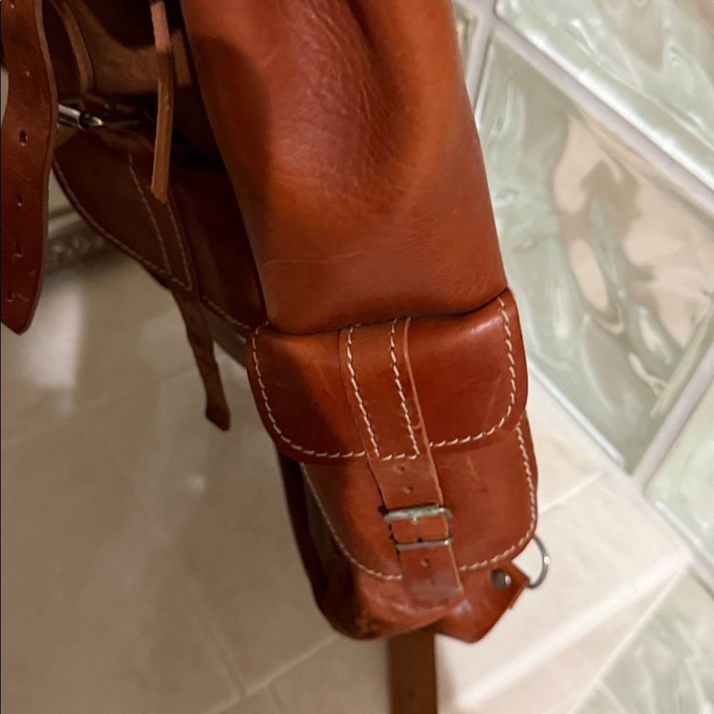 Vintage Leather Backpack Rucksack - Picture 4 of 9